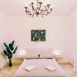 Appartamento Golden Luxury - San Giovanni - 10 Min To Basilica Of San Giovanni - 25 Min To Colosseum, Roma